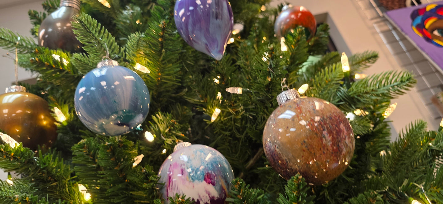 December 12: Marble Holiday Ornament Class - Kids Free